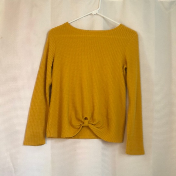 Girl’s Cat and Jack Top - Picture 1 of 4